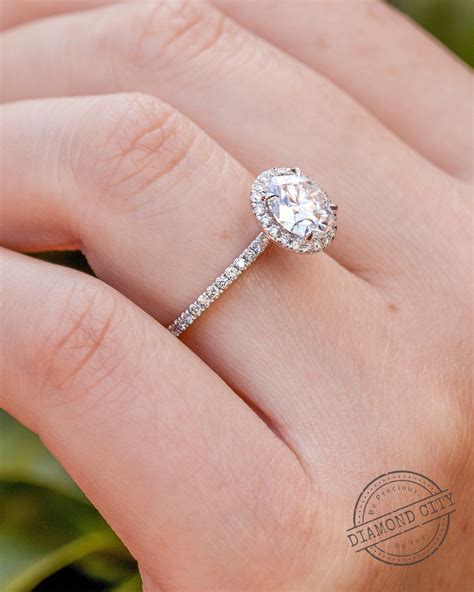 oval moissanite engagement rings